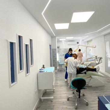 Slider image (3) Luna Dental Clinic